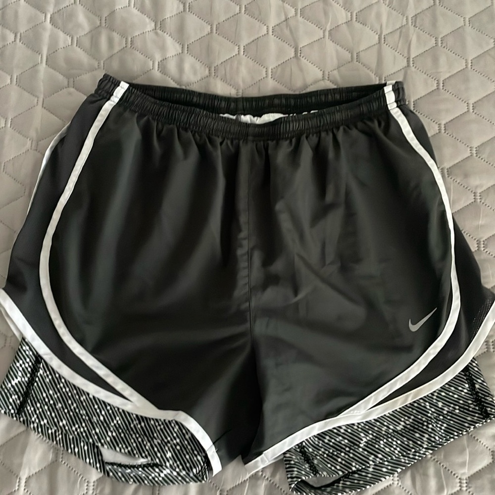🌟Bundle 3/$30🌟Nike dri-fit shorts. Elastic waist with built in bike shorts.